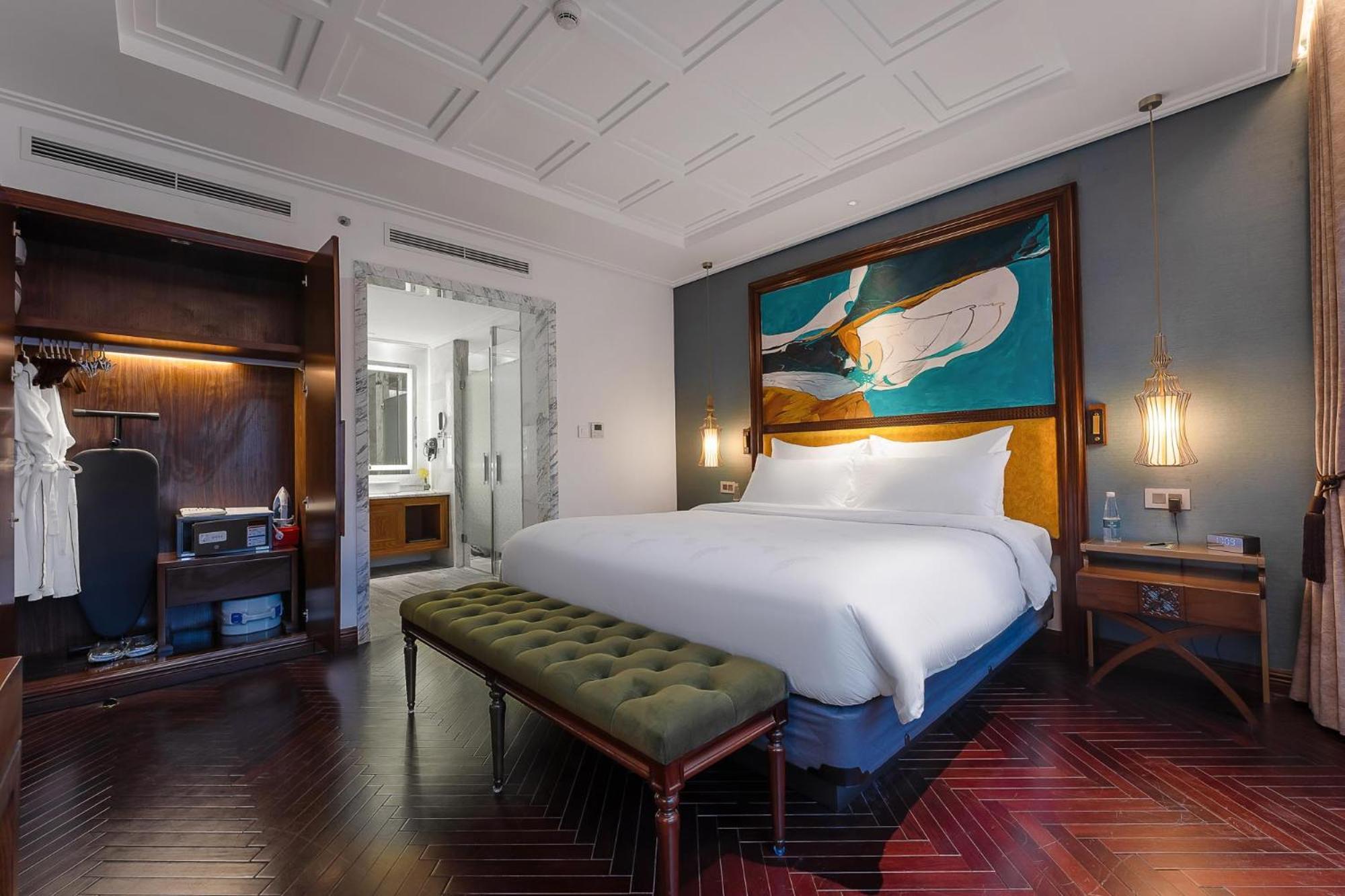 Peridot Grand Luxury Boutique Hotel Ханой Экстерьер фото Deluxe Suite